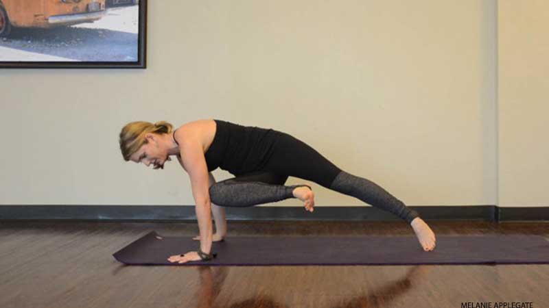 knee to left elbow power yoga