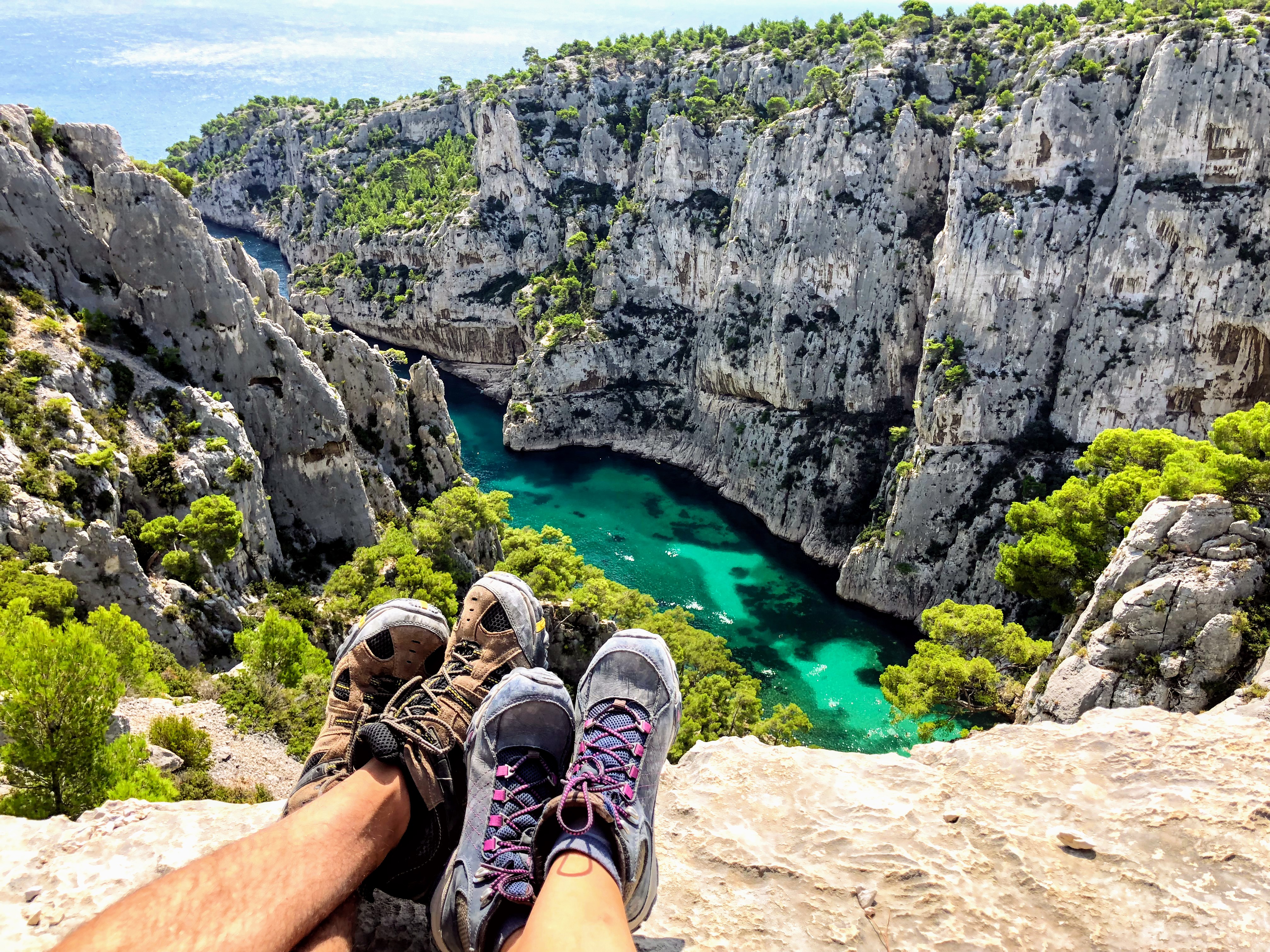 hiking in cassis, photo by shapinup